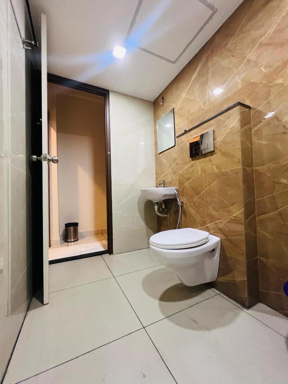 Kochi Gypsy Hotel Cusat מראה חיצוני תמונה